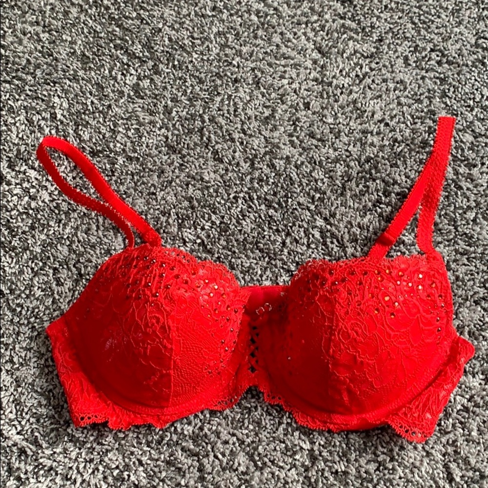 Victoria’s Secret sexy lace bra